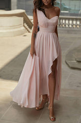 Vestido largo asimétrico fruncido con un hombro